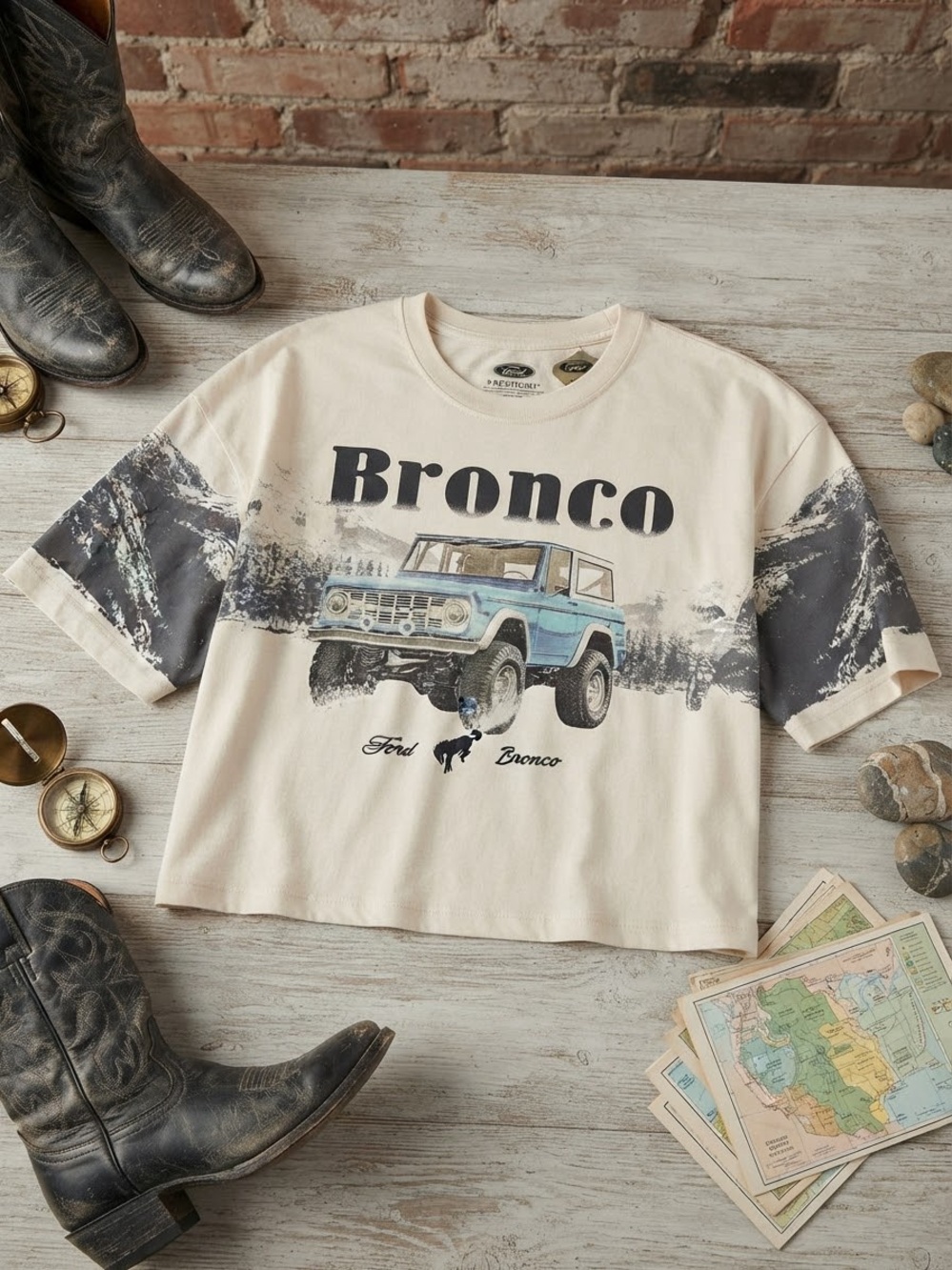Ford Bronco Vintage Style Mountain Graphic Crop Tee Cream / Black Oversized Fit